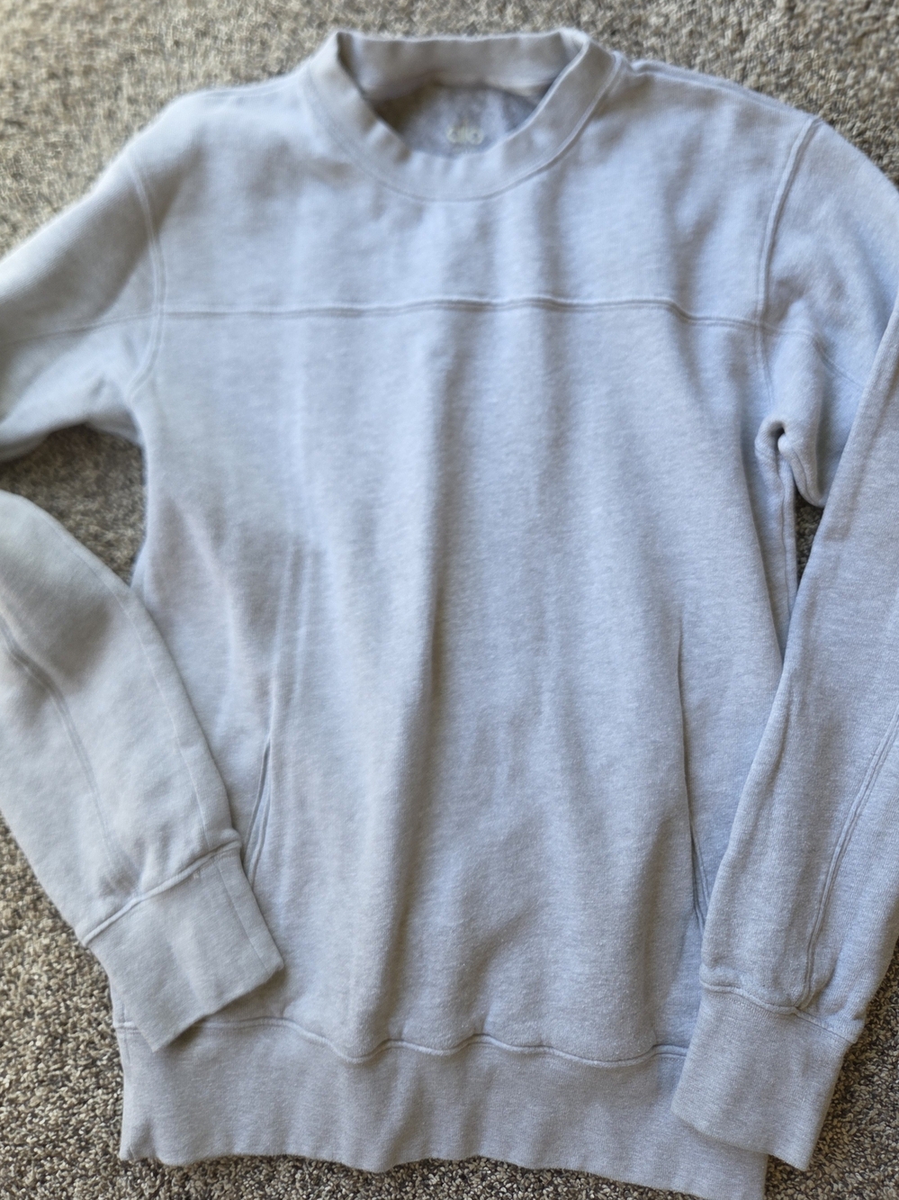 ALO Yoga Light Gray Crew Sweatshirt